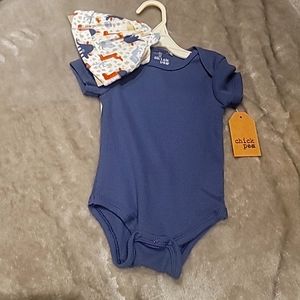 BRAND NEW Boys 3-6 Months onesie and Hat Short Sleeve 2 Piece set